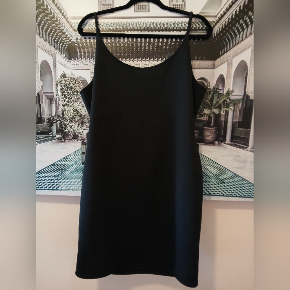 BLACK SPAGHETTI STRAP DRESS - Picture 4 of 5